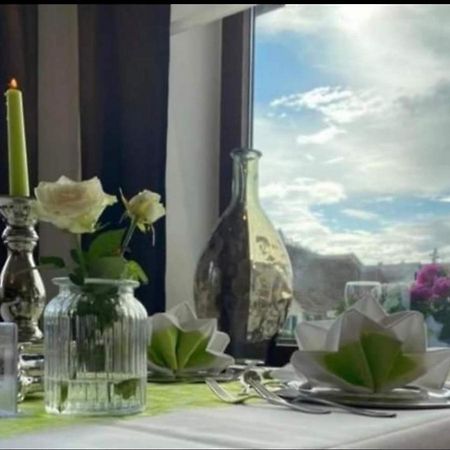 Hotel-Restaurant Und Gaestehaus Loewen Зюссен Экстерьер фото