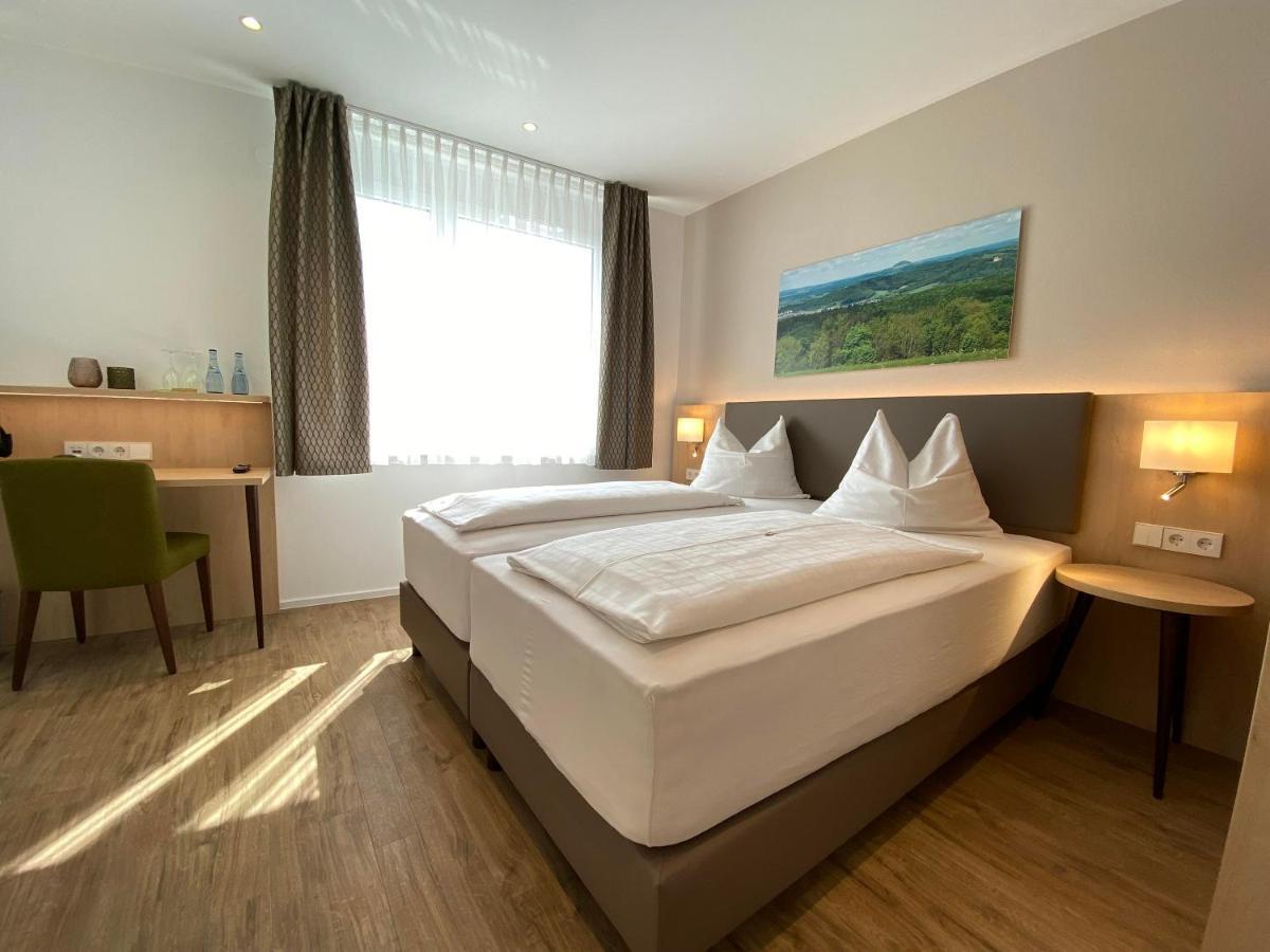Hotel-Restaurant Und Gaestehaus Loewen Зюссен Экстерьер фото