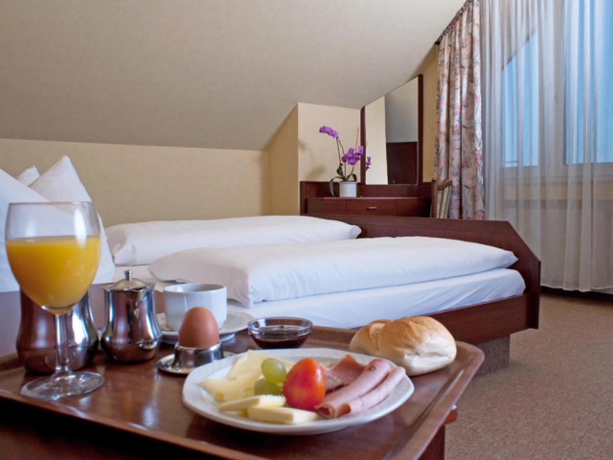 Hotel-Restaurant Und Gaestehaus Loewen Зюссен Экстерьер фото