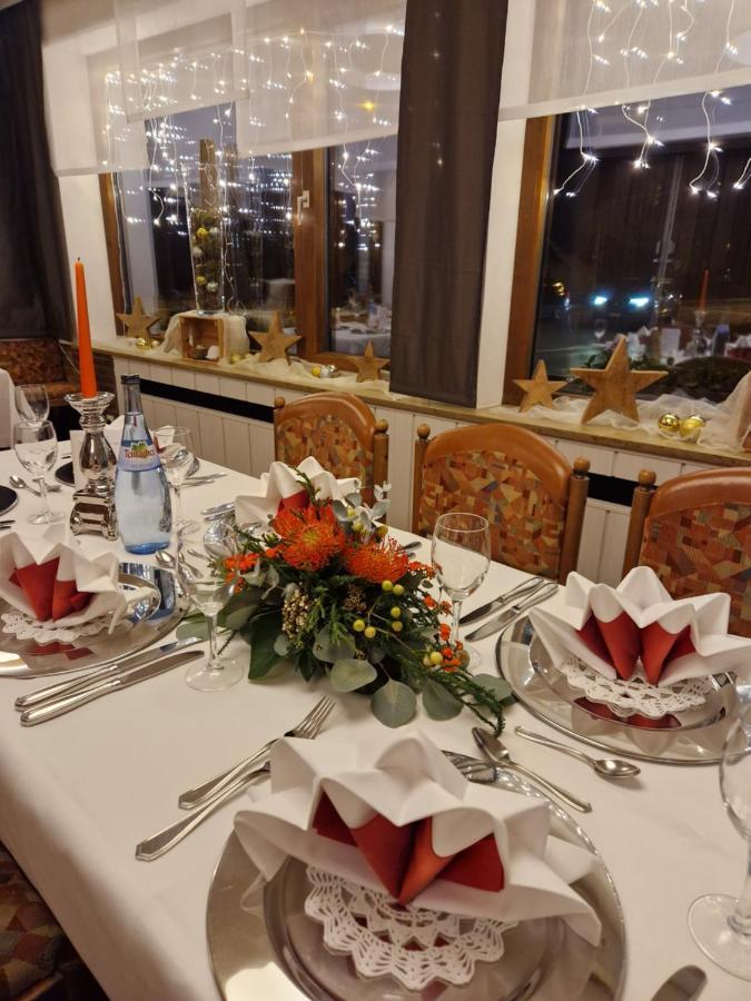 Hotel-Restaurant Und Gaestehaus Loewen Зюссен Экстерьер фото