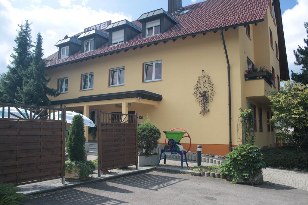 Hotel-Restaurant Und Gaestehaus Loewen Зюссен Экстерьер фото