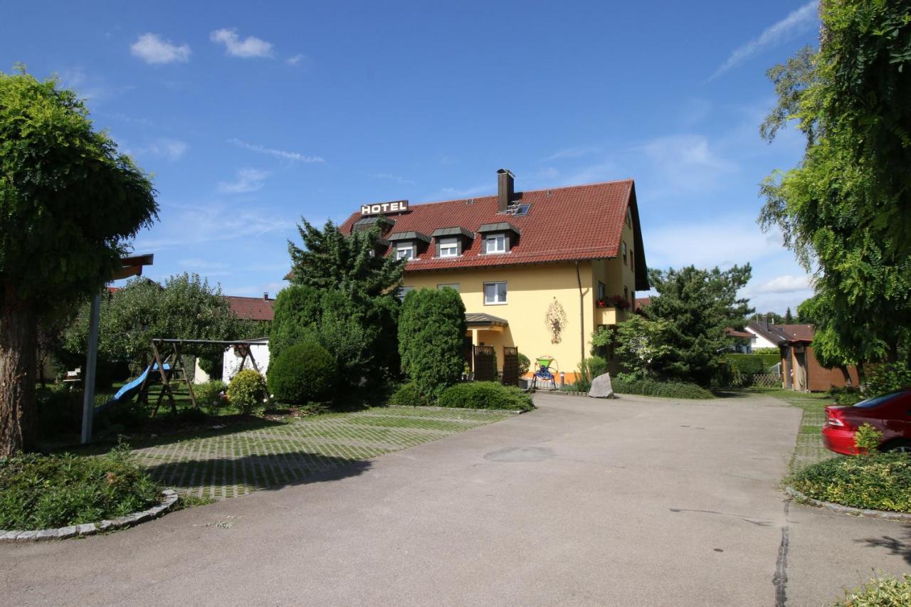 Hotel-Restaurant Und Gaestehaus Loewen Зюссен Экстерьер фото